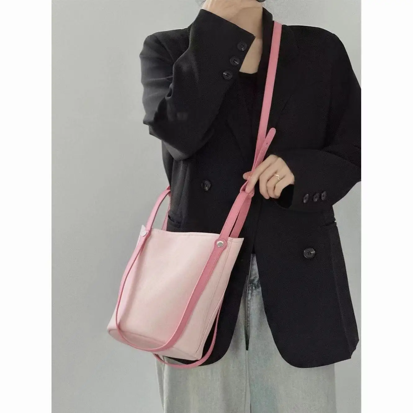 Vrouwen Winkelmandje Grote Capaciteit Emmer Tas Nieuwe Contrast Kleur Tote Bag Commuter Mode Schouder Crossbody Tassen Handb