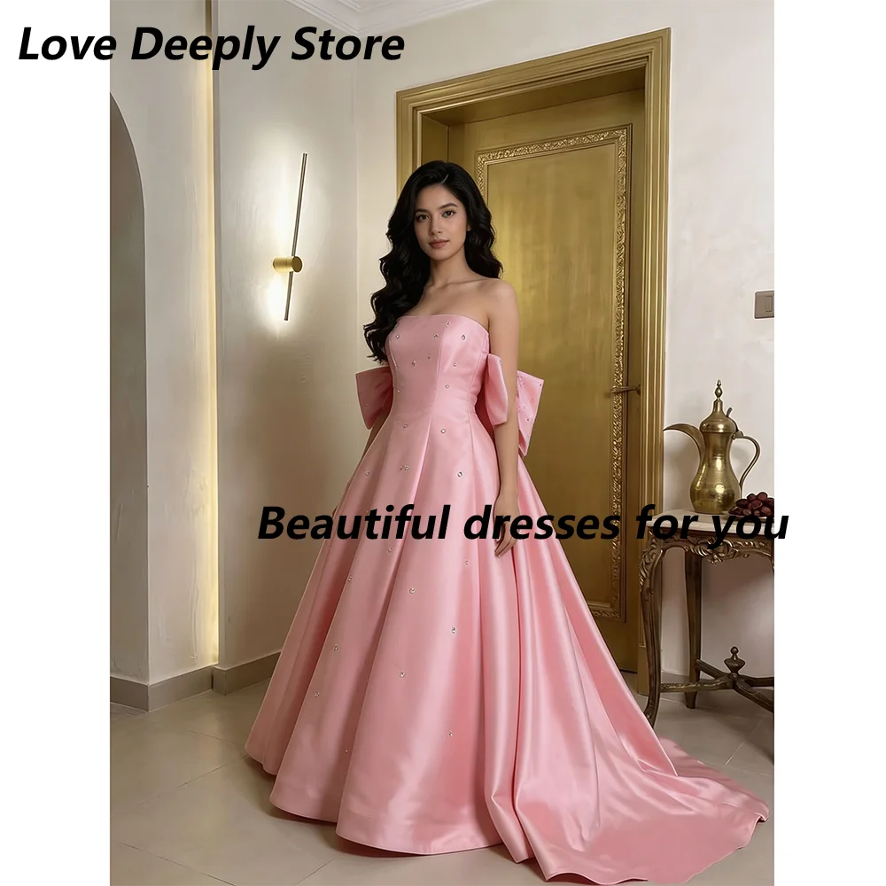 Elegante Vestido de Noche Rosa de Satén, Vestido de Gala Personalizado sin Tirantes con Cuentas y Gran Lazo, Corte en A con Cola Barrida, Vestido para Fiesta de Cumpleaños