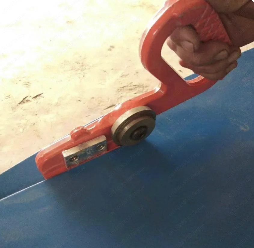 Portable small hand broach, color steel plate hand broach, aluminum plate roller type disc knife iron sheet