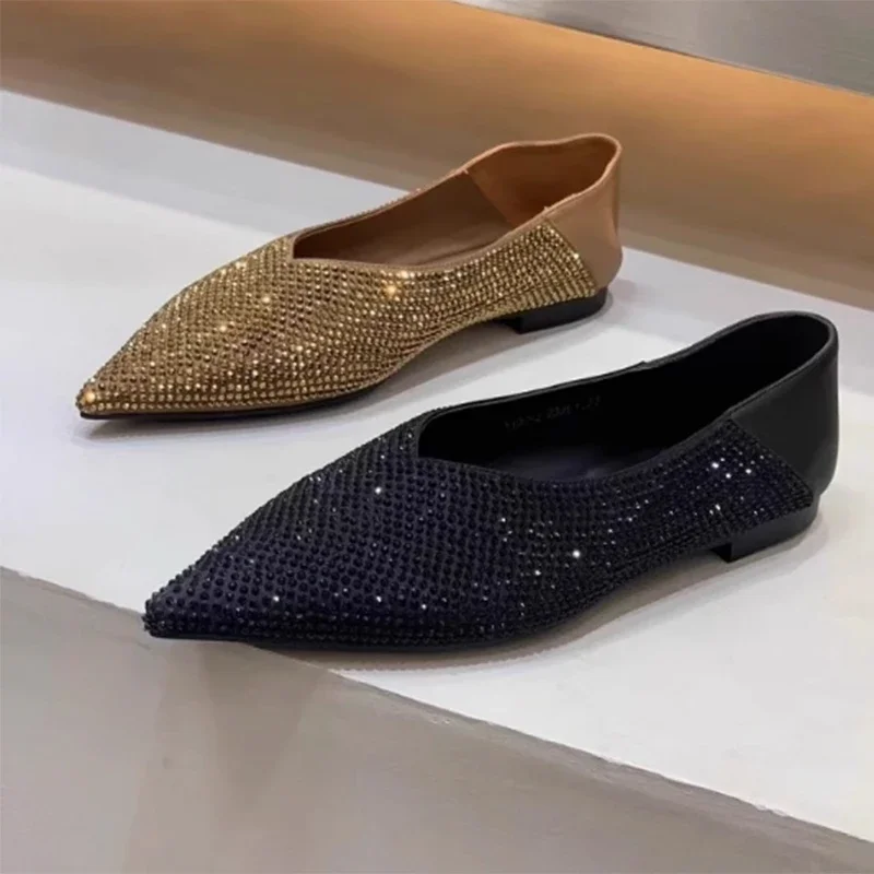 

Женская обувь на плоской подошве с острым носком и кристаллами, модные вечерние лоферы, новые летние сандалии, роскошные элегантные женские кроссовки 2025, сексуальные сандалии