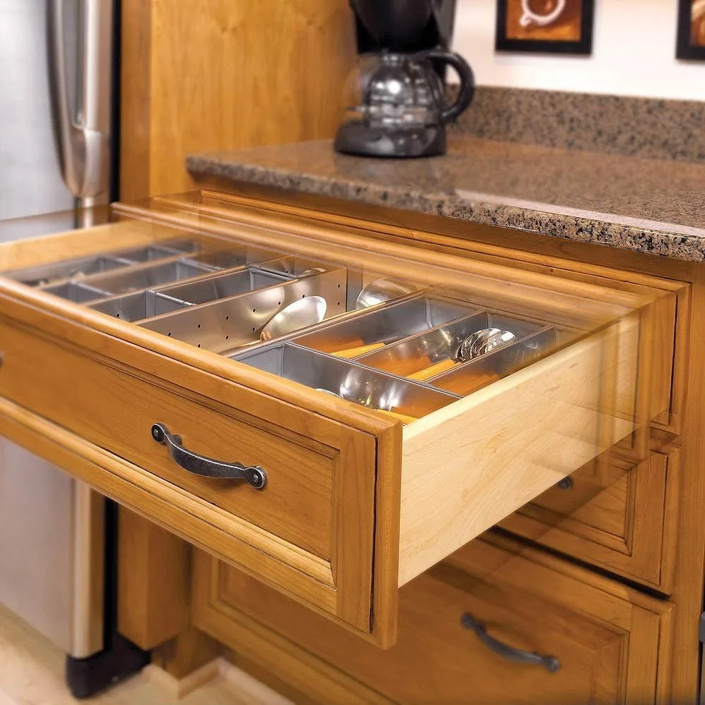 Para prowadnic szuflad Tandem Plus Blumotion do szafek z ramą czołową, wykończenie srebrny nikiel, 21 cali, zestaw 2 sztuk