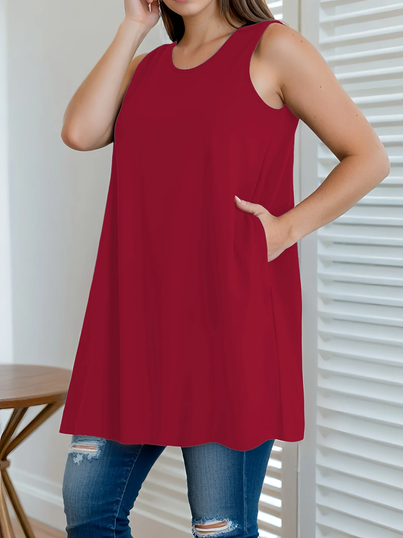 Versatile Sleeveless Tunic Top for Plus Size Women Ideal for Everyday Wear image 6
