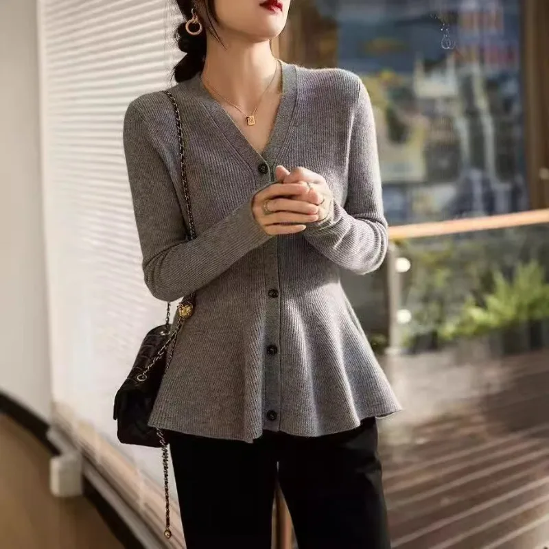 

Women's Clothing Coat Design Fishtail Hem Fitted Waist Slimming Knitwear Autumn Winter New Arrival Elegant V-neck Versatile Tops
