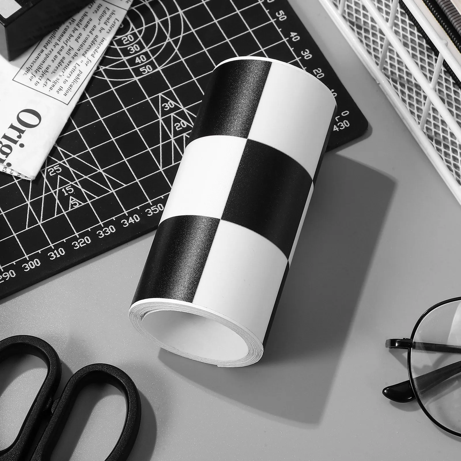 Office Furniture Online - สติกเกอร์ติดผนังลายตารางหมากรุกสำหรับตกแต่งกระดานข่าวในห้องเรียน โฮมออฟฟิศ ห้องน้ำ