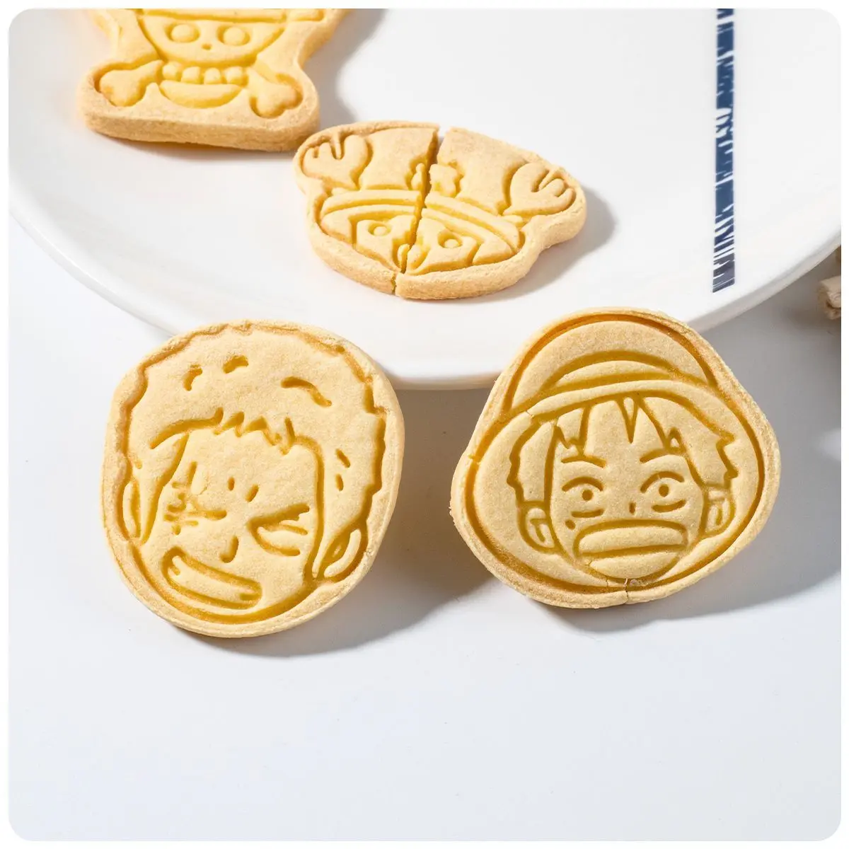 Anime One Piece Cookie Cutter Set Luffy Zorro Usopp Sanji DIY Fondant Biscuit Biscuit Mold Home Kitchen Baking Tool Toy Gift