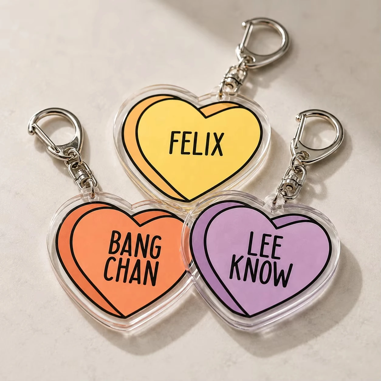 Porte-clés Kpop avec nom de membre de groupe, couleur bonbon, motif cœur, bijoux, breloques pour sacs à main, téléphones, cadeaux pour fans et amis