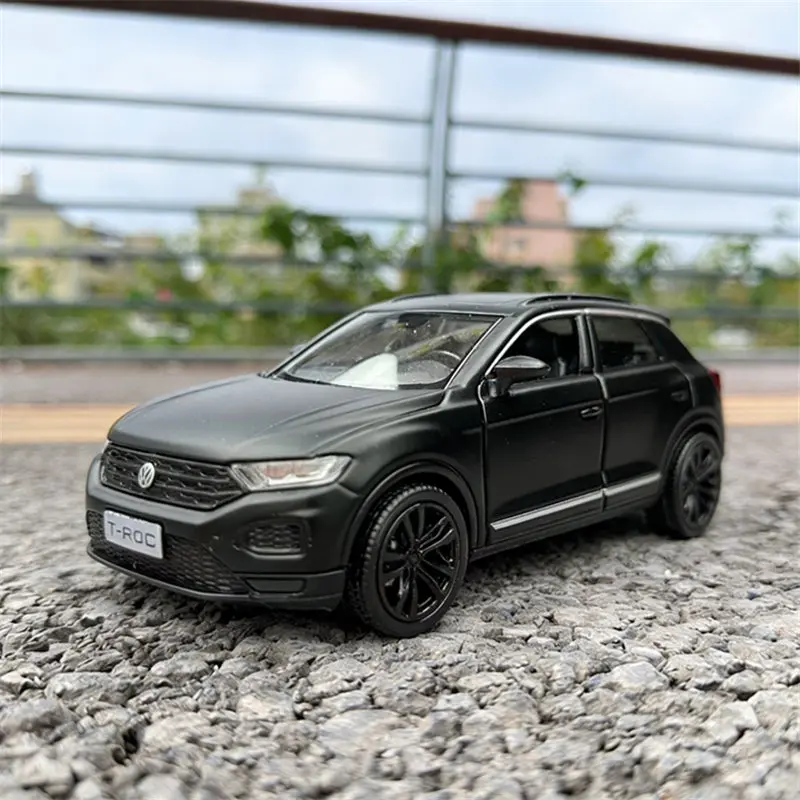 

Масштабная модель автомобиля Volkswagen T-ROC SUV 1:36, литая из металла, высокодетализированная коллекционная игрушка, подарок для детей