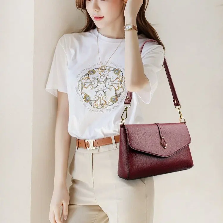 

Trendy Minimalist Diaper Bags: Women's Luxury Leather Crossbody Messenger, Elegant Simple Vintage Fashionable Large Tote Bag