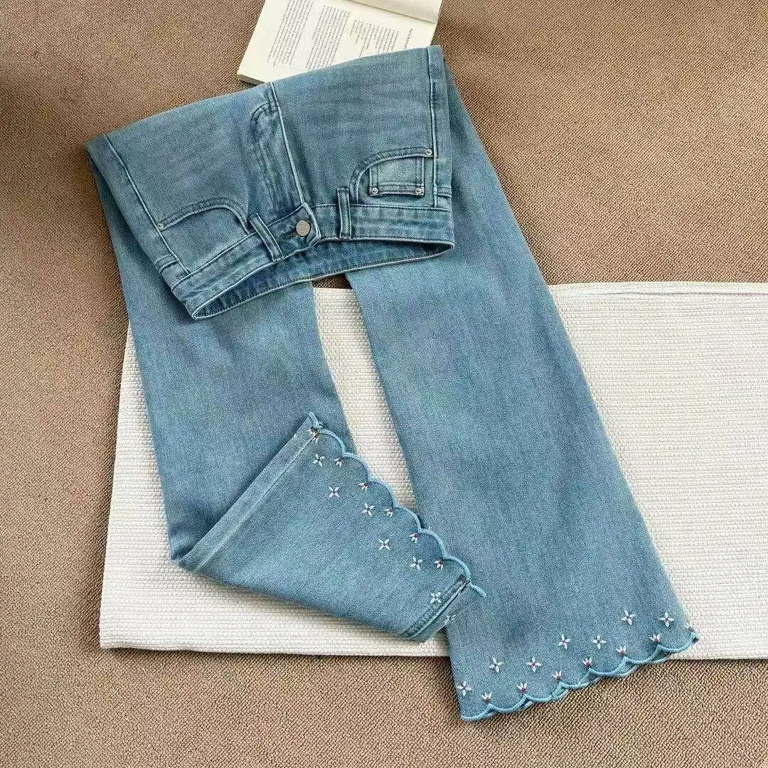 

Elegant Embroidered Flared Jeans High Waist Cotton Ladies Summer Fashion Slim Fit Nine-Piece Elastic Micro Flare Denim Pants