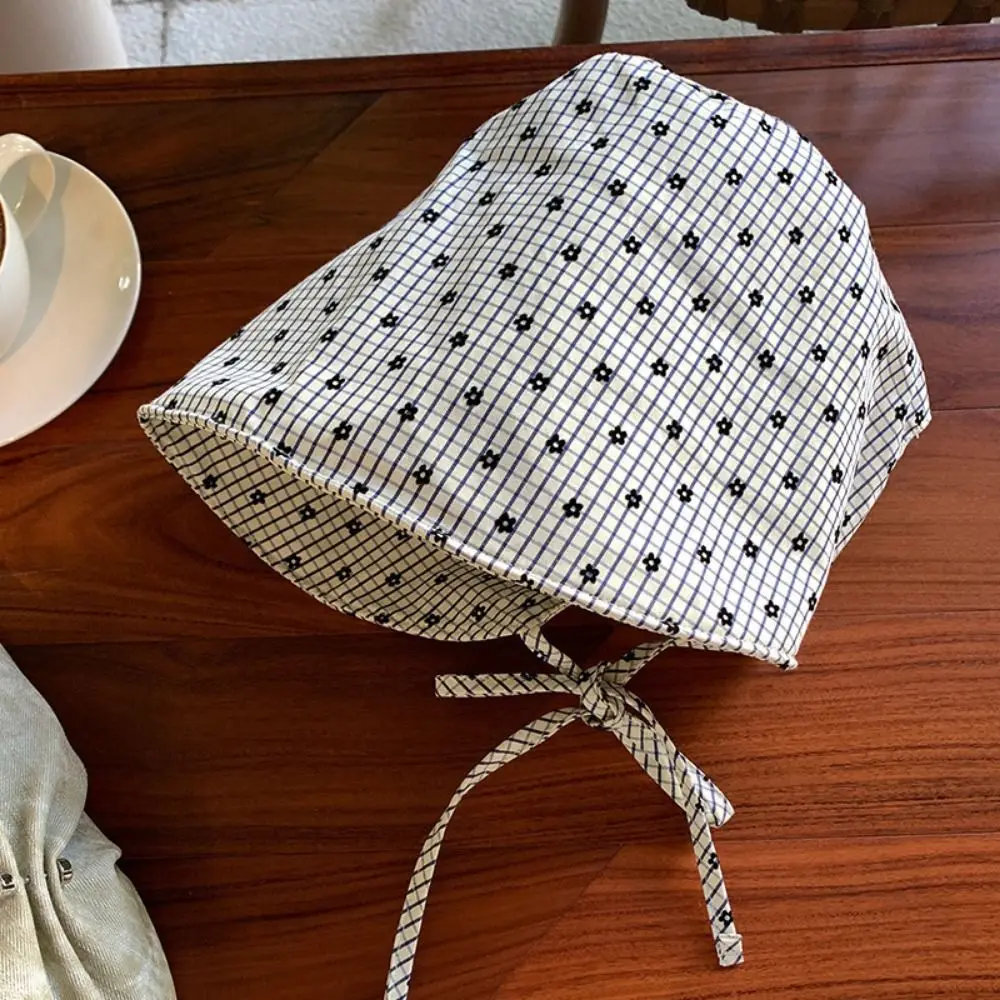Face Slimming Large Brim Sun Protection Hat UV Resistant Foldable Bucket Hat with String Breathable Sun Cap Summer