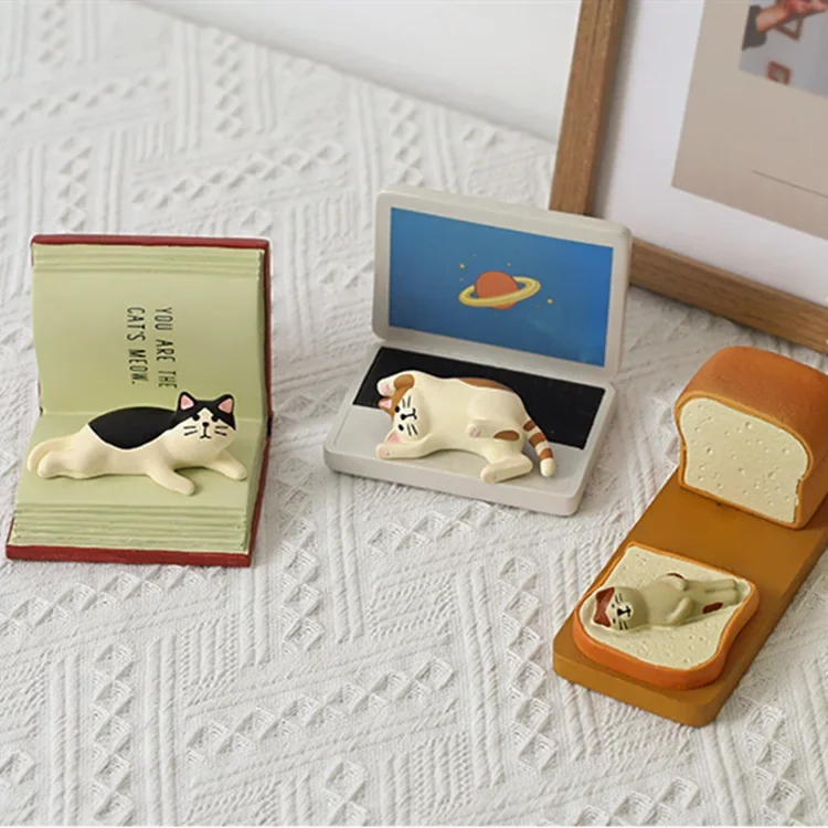 

Creative Japanese Tri-Flower Cat Book Mobile Phone Holder Grocery Resin Ins Crafts Miniature Knickknacks