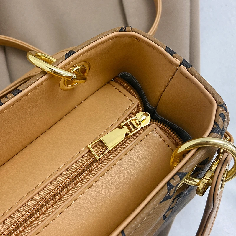 حقيبة يد أنيقة للسيدات من الجلد الطبيعي، حقيبة كتف كلاسيكية من المصمم الشهير، حقيبة كروس نسائية مشهورة