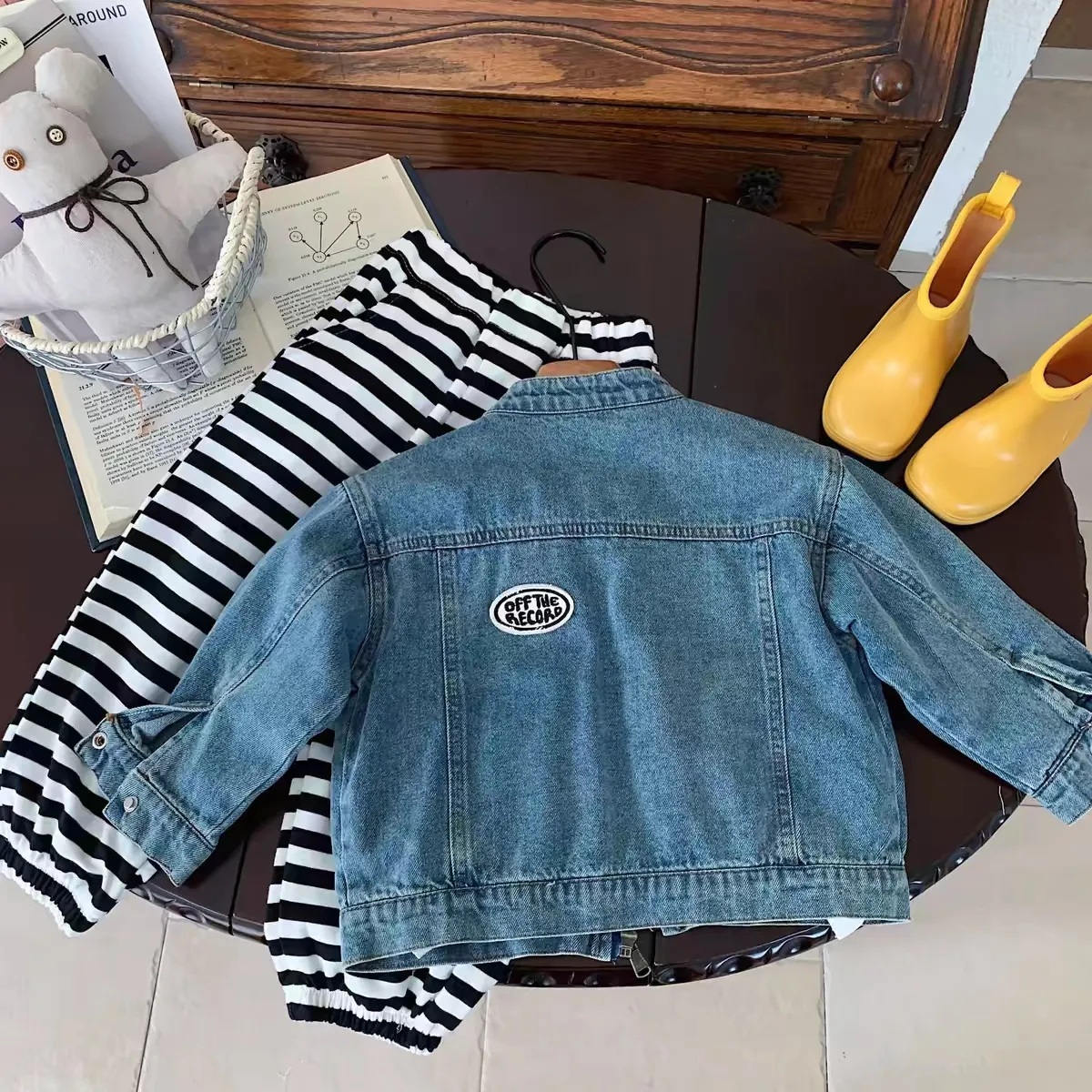 سترة الأطفال الربيع والخريف نمط جديد وسيم الصبي الطفل سترة بسحاب معطف الدنيم المألوف