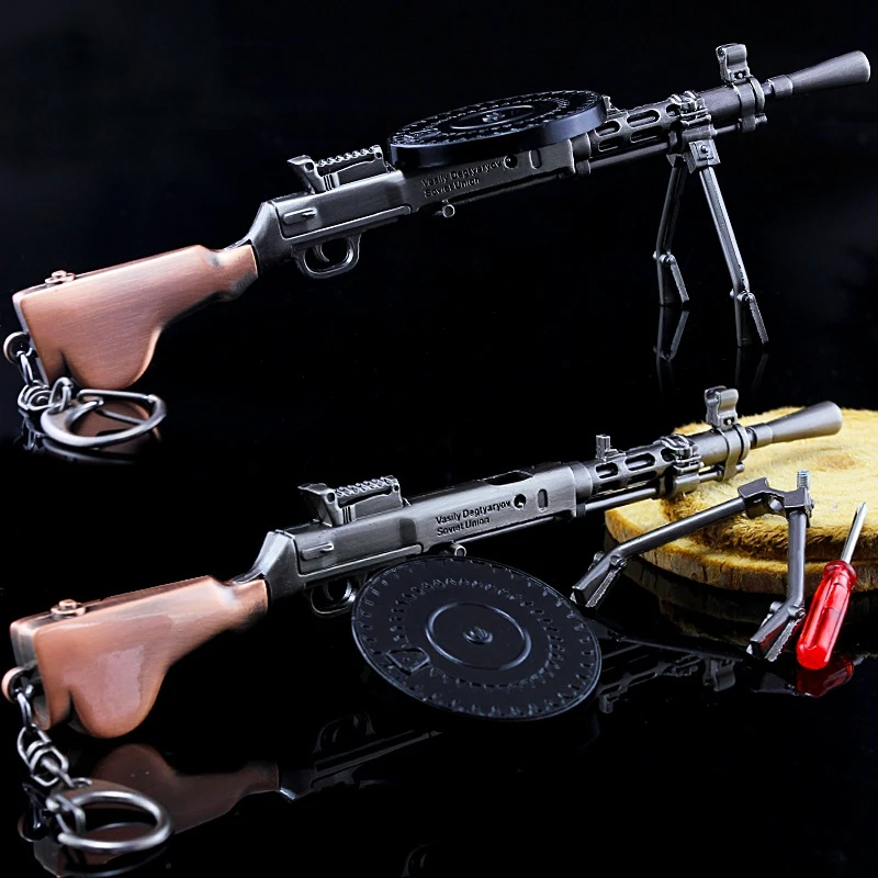 Multiple Styles PUBG Gun Keychain Metal DP-28 Light Machine Gun Weapon Model Alloy AK47 AWM Barrett Key Chain Gifts Toy for Kids