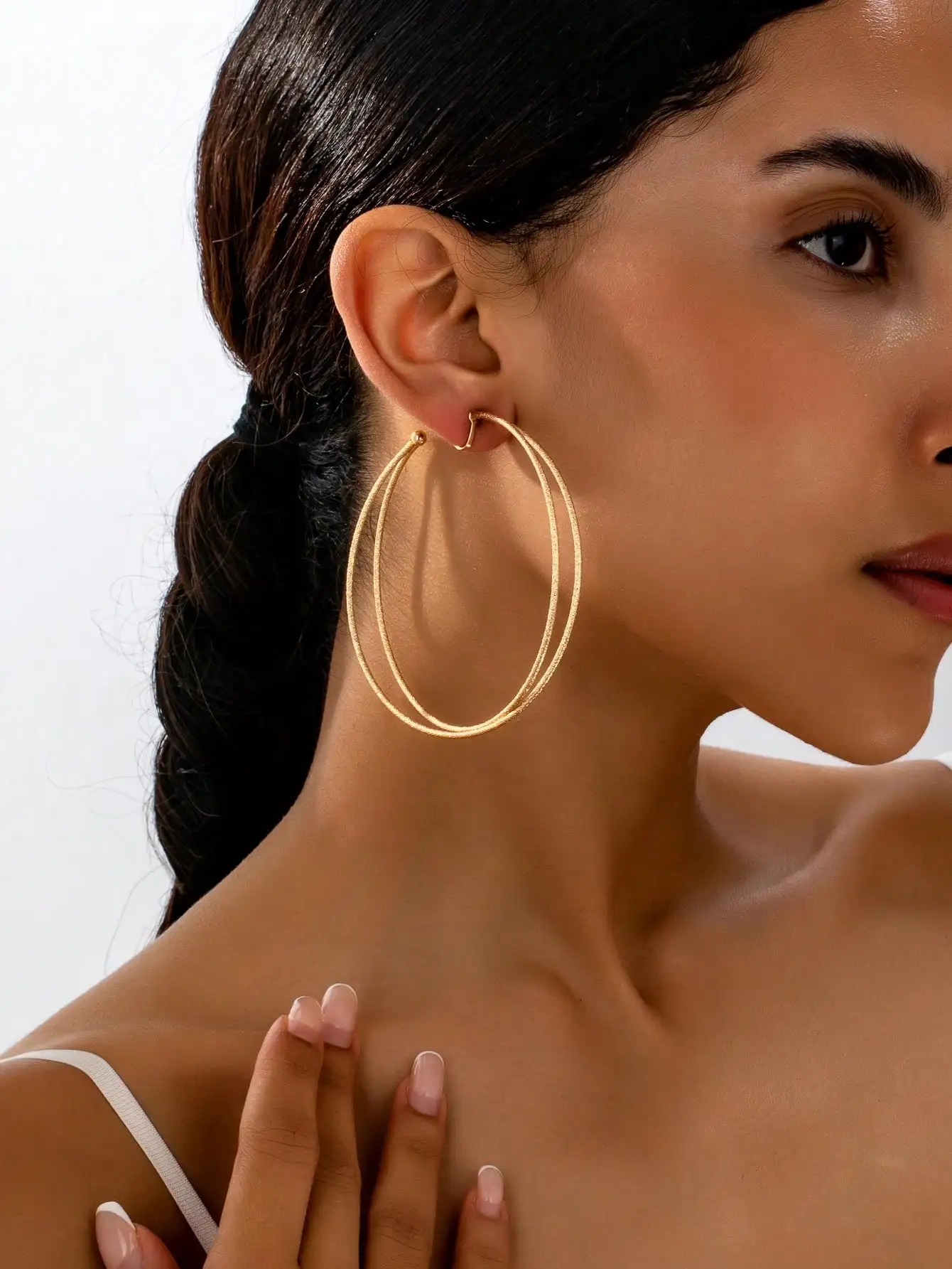 

Большие матовые золотые серьги-кольца с двойным кругом для женщин, идеально подходят для вечеринок и отпуска