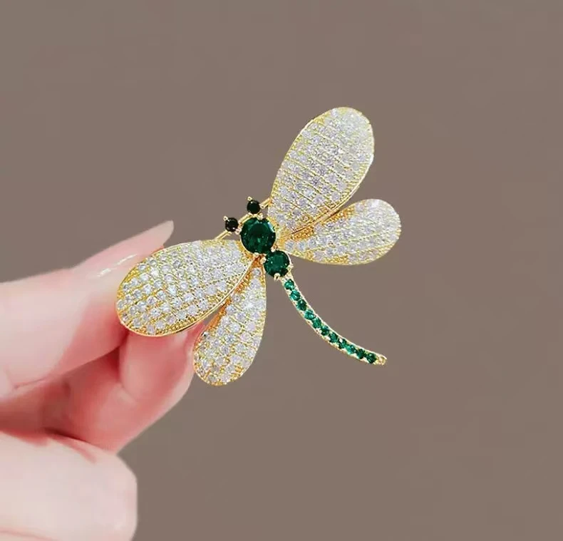 Luxurious green crystal dragonfly Brooches For Women Full of Rhinestone insect Lapel Pins Clothing Jewelry Accessories Gift