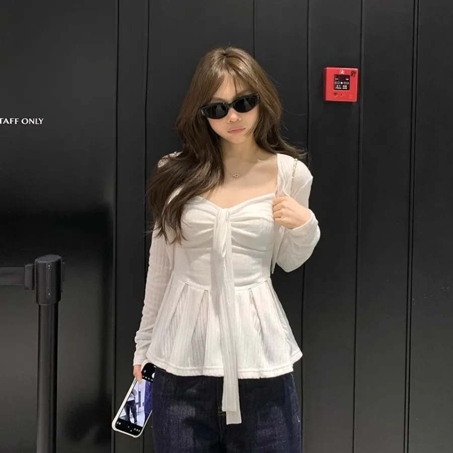 

Летний легкий вязаный комплект из топа-бандо и кардигана для женщин: защита от солнца, мягкий стиль, белый жилет