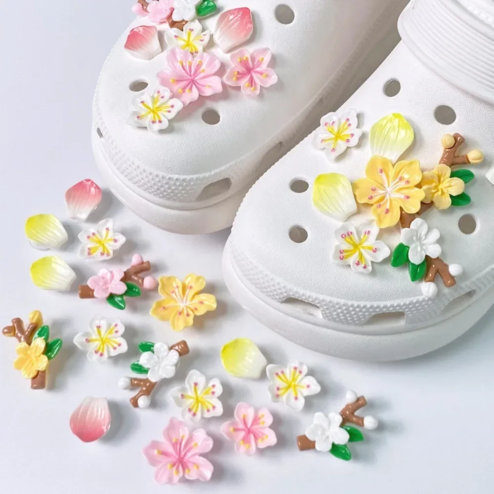 سحر الأحذية الأرجواني الزهور مصمم DIY لطيف الديكور ل قباقيب حزب الملحقات طفل صبي النساء الفتيات أفكار الهدايا