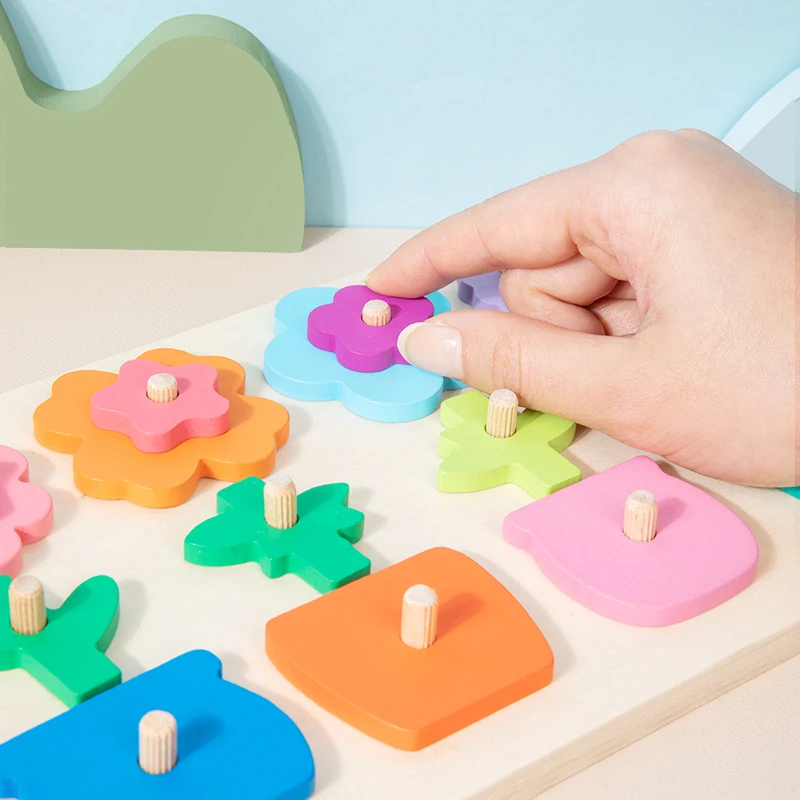Lavagna puzzle abbinata ai fiori in legno: viene fornita con biglietti da sfida, riconoscimento dei colori e abilità di corrispondenza dei modelli per bambini