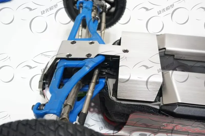 แผ่นป้องกันแชสซีสแตนเลสความแข็งแรงสูงเกราะป้องกันแชสซีสำหรับ 1/16 TRAXXAS SUMMIT E-REVO SLASH VXL