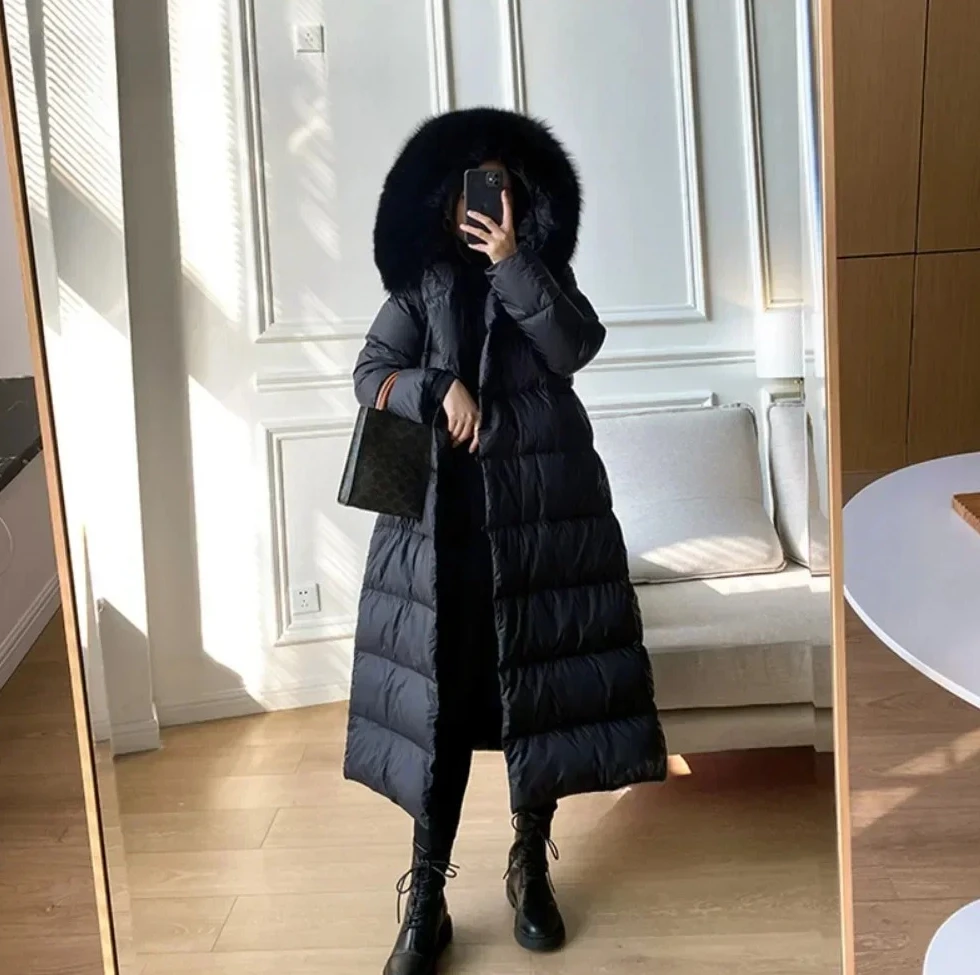 冬用レディースホワイトダックダウンジャケット、リアルファー付きジャケット、超軽量で暖かいロングパーカー、フォックスファー襟付き女性用フード付きスノーコート