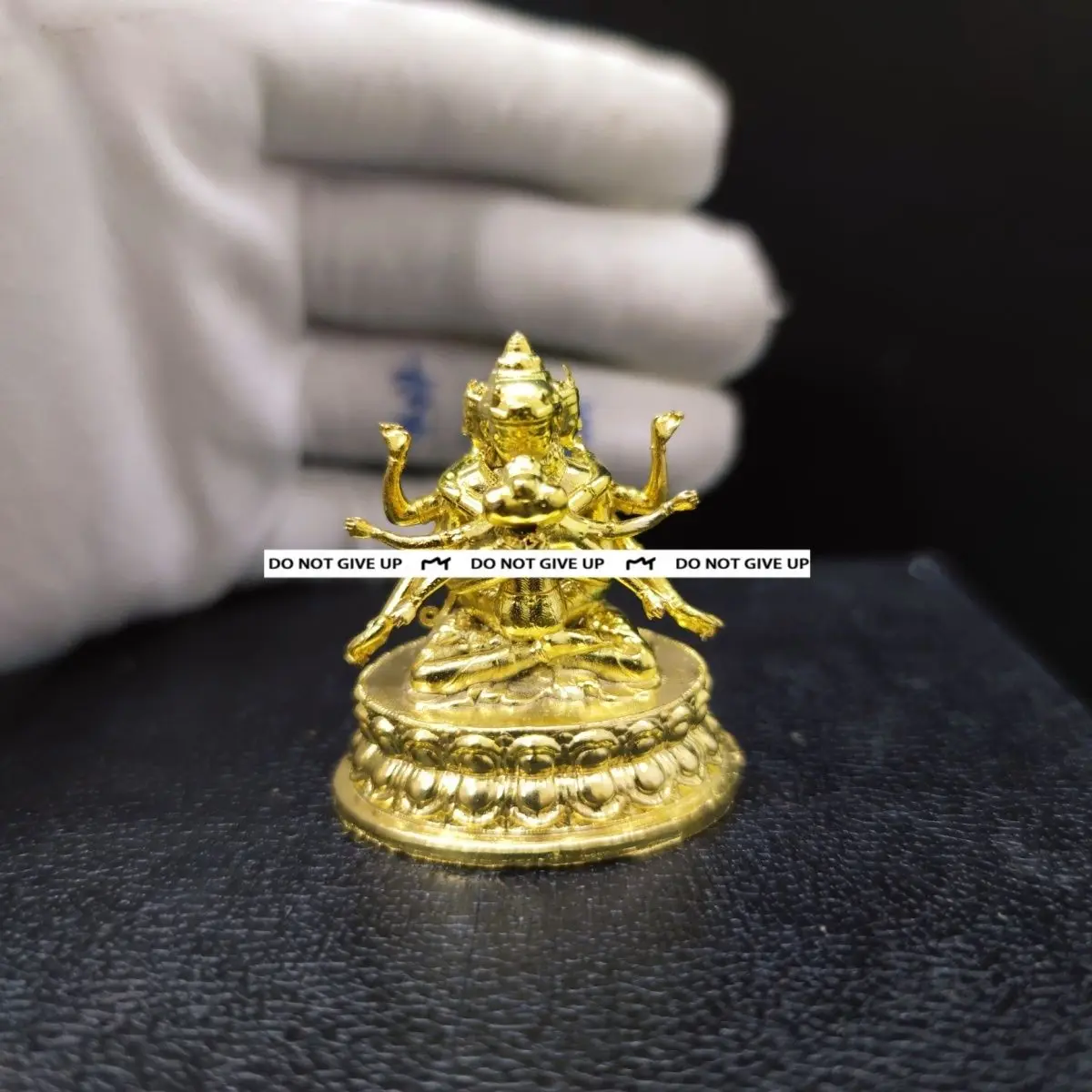 

​​Pure Copper Mini Divine Statue - Decorative Collectible Desktop Figurine for Home & Office Decor, Handmade Deity Ornament​