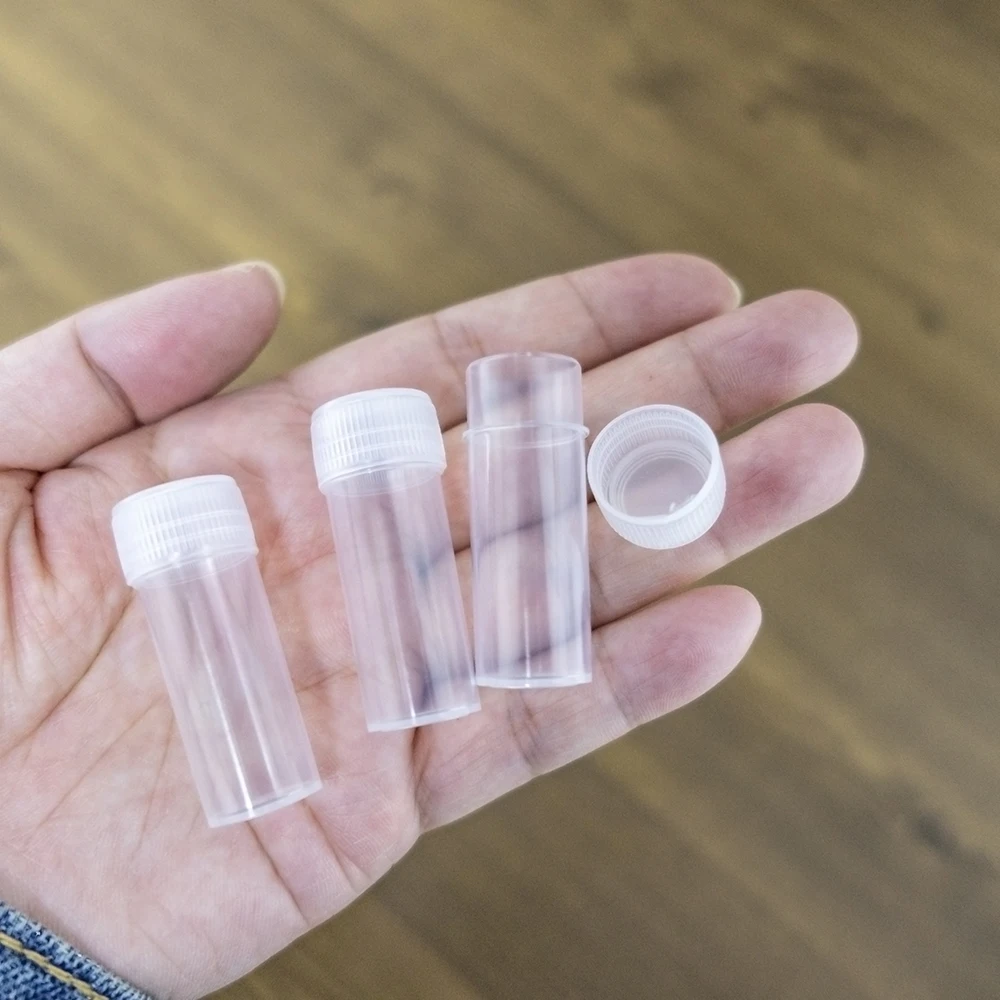 Garrafa de amostra de plástico, Test Tube, Mini Garrafas, Leak Proof Cap Frascos, Medicine Pill Capsule, Recipientes de armazenamento, 5ml, 20/100Pcs