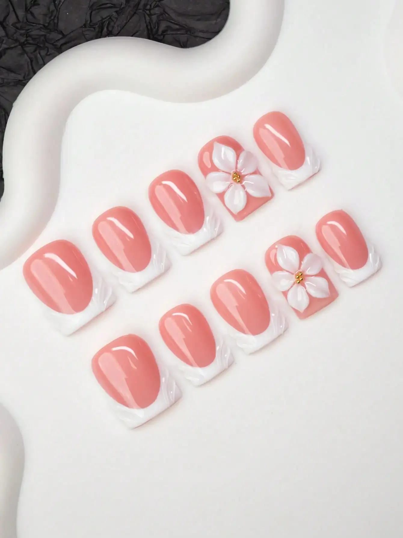

10pcs Square Shaped Handmade Nail Tips, Y2K Baddie Style, Nude & White Color With French Tips & Floral Design, Suitable For Wome
