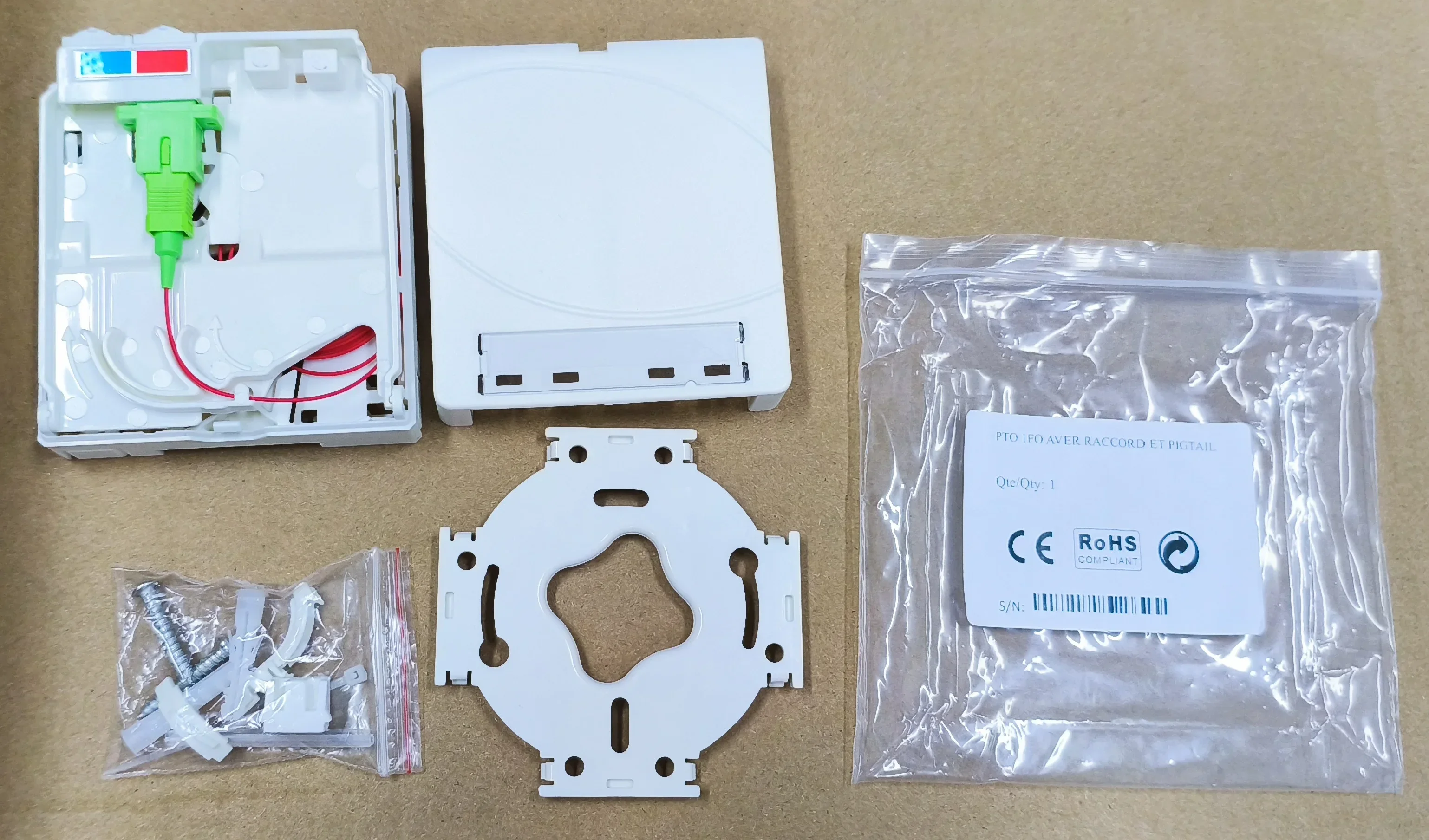 OEM France 1Fo Bouygues PTO Box Fiber Opti  Socket Full Loaded with SC/APC Pigtail and Adapter Fiber Optic Cable Box 20/40PCS