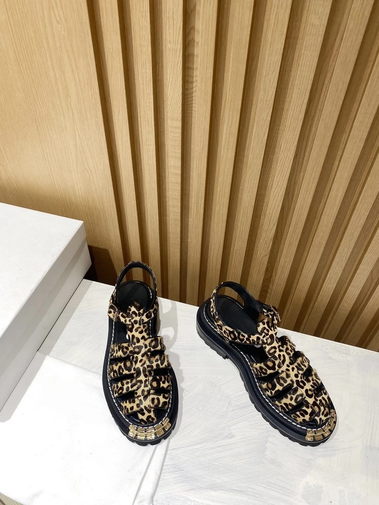 New rivet big gold tooth high quality sense Roman shoes women thick leather real fur horse sandals punk English belt button sandals