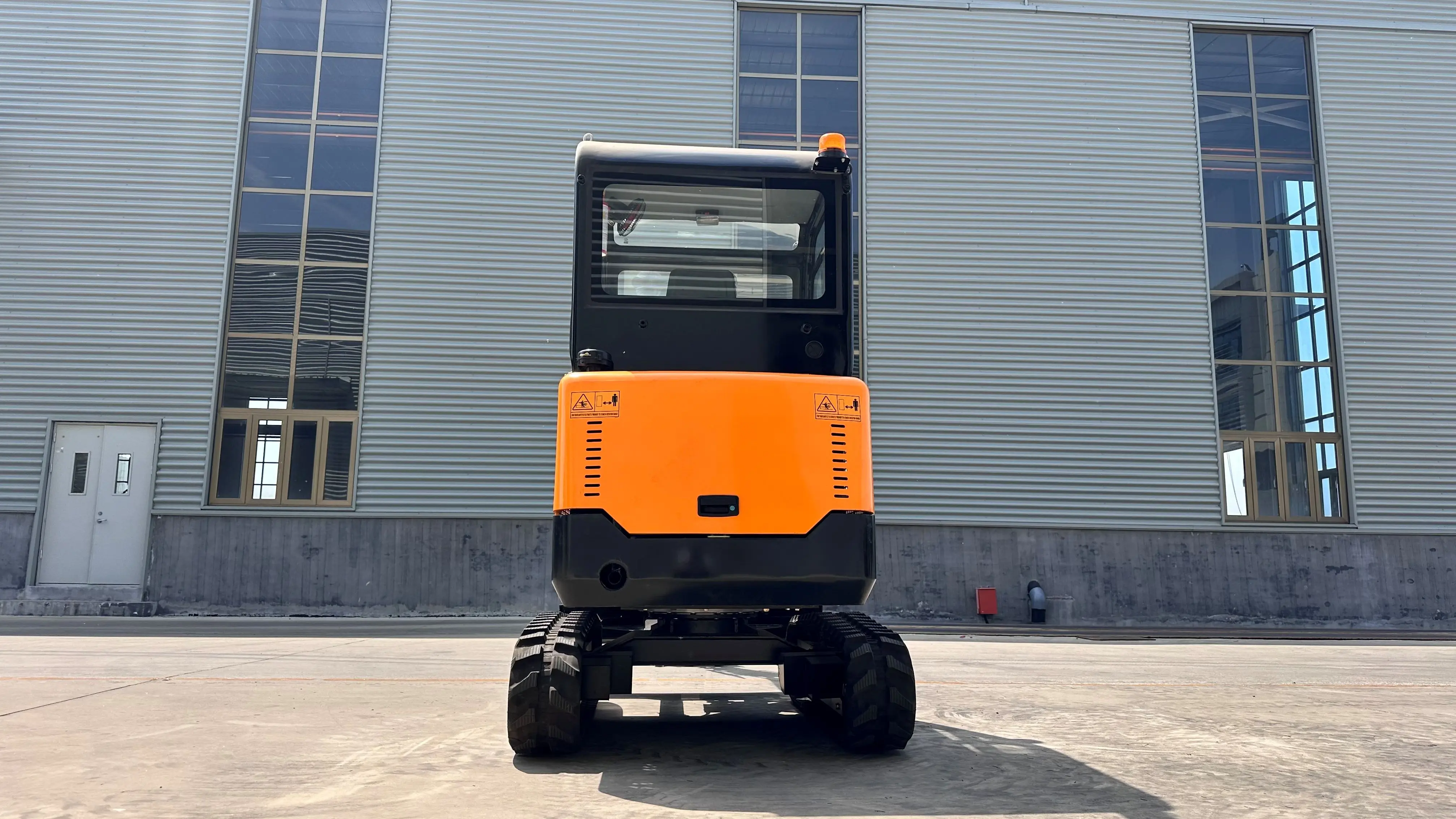 고효율, 저에너지 소비 및 저연료 소비를 갖춘 신형 크롤러 굴삭기