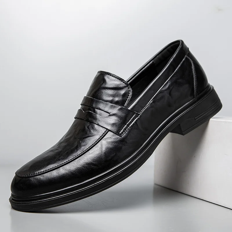 

2023 Newly Men Black Slip-On Leather Shoes Soft Anti-slip Driving Shoes Man Spring Moccasins Social Flat Dress Formal Wear Shoes