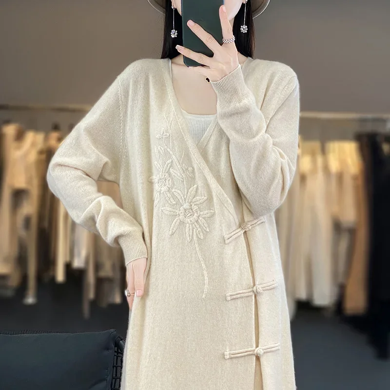 Maglione lungo da donna in cashmere con scollo a V cardigan lavorato a maglia cappotto ampio con gonna in lana ricamo vento pigro stile casual ed elegante
