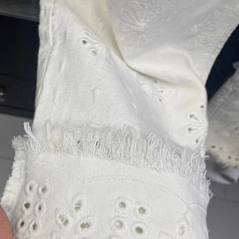 American High Street White Embroidered Openwork Jeans Female Design Sense Heavy Industry Wide Leg Lace Casual Mop Pants.