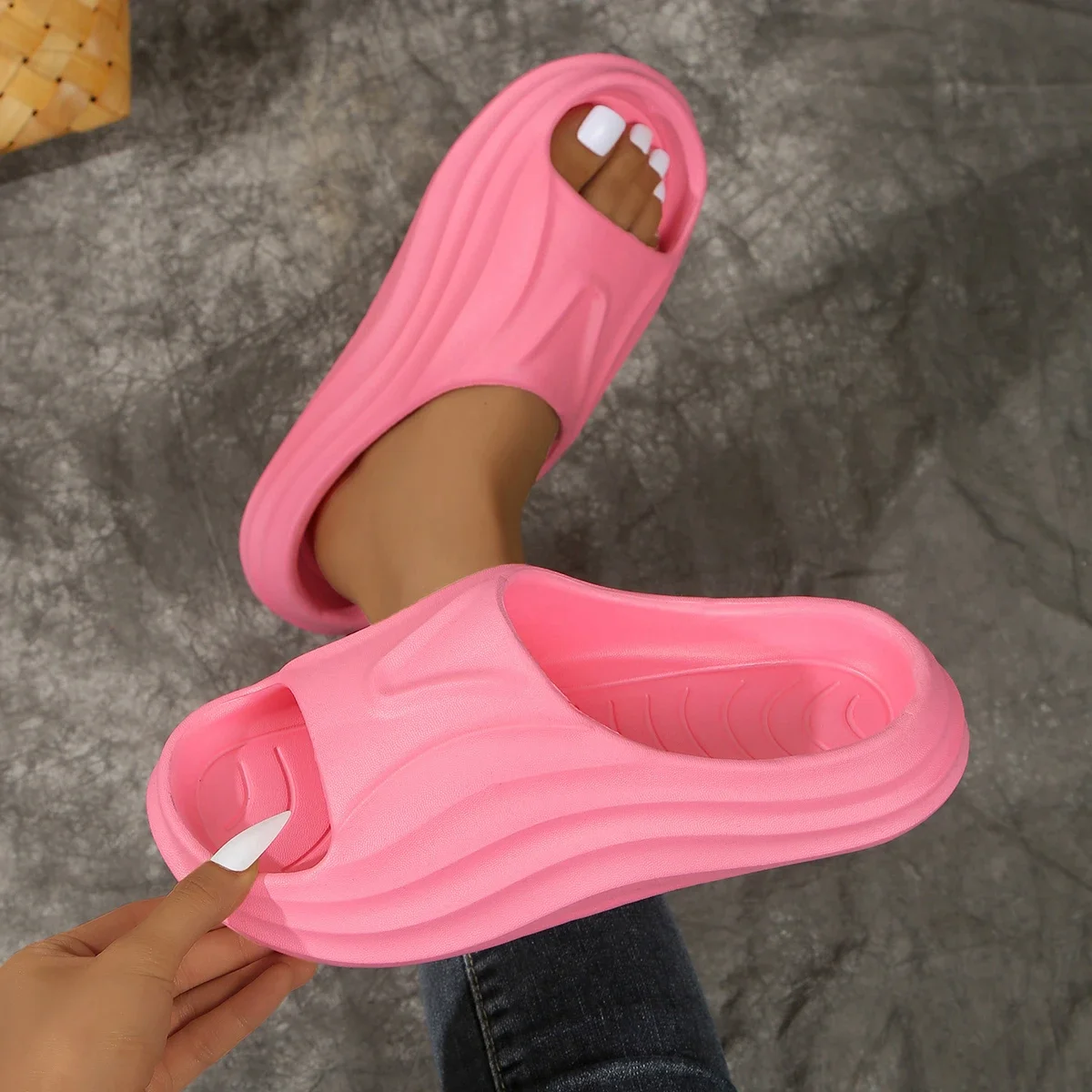 

Женские домашние нескользящие тапочки, домашние шлепанцы для пары, мягкая подошва из ЭВА, легкие летние новые туфли для влюбленных, обувь для душа для отдыха