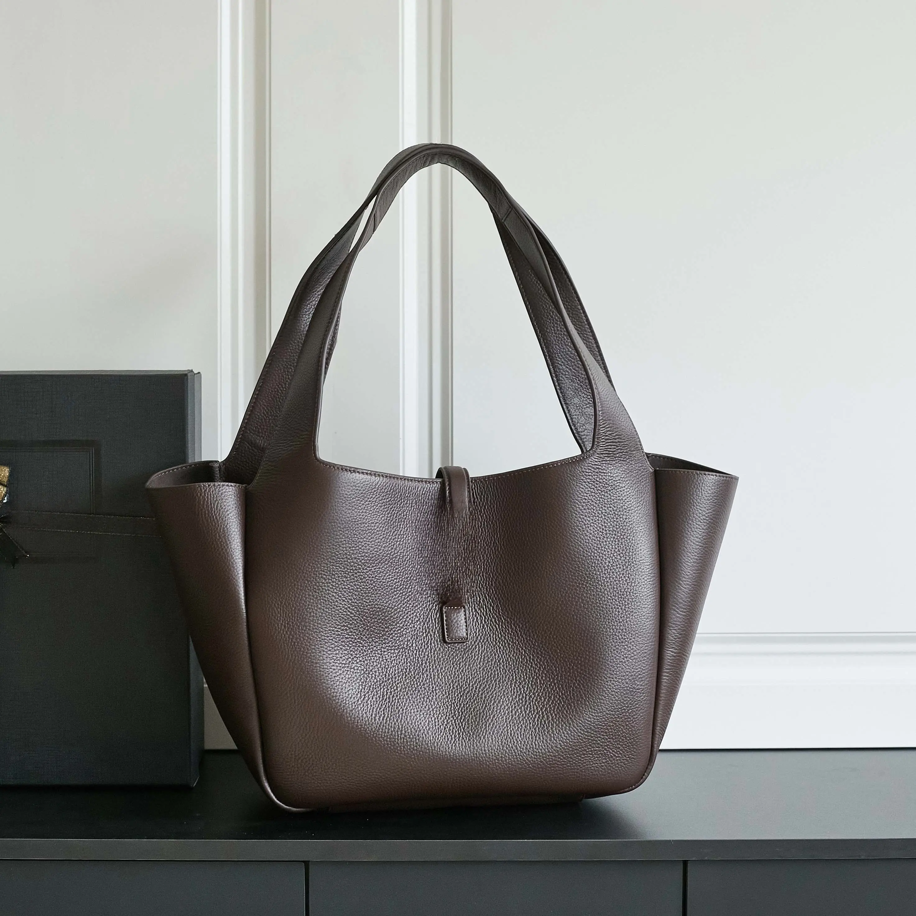 حقيبة تسوق ذات طراز جديد - حقيبة كتف واحدة قابلة للإدخال - متعددة الاستخدامات للنزهات، وحقيبة دلو ذات سعة كبيرة #1