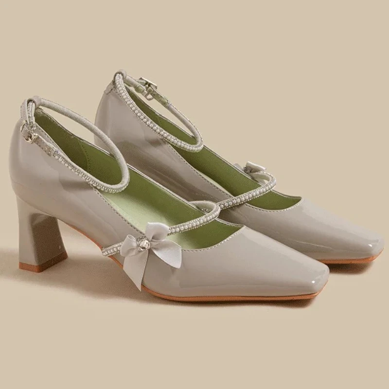 

Элегантные туфли Мэри Джейн со стразами, женские туфли-лодочки с квадратным носком, модные модельные туфли на высоком каблуке с ремешком на щиколотке и неглубоким бантом
