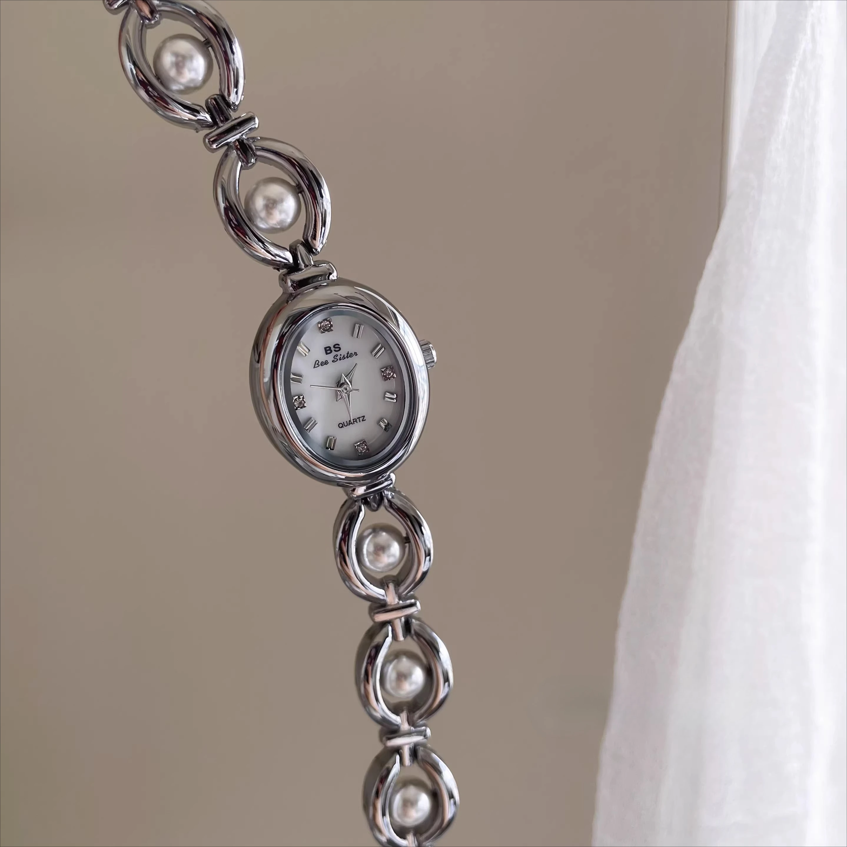 

VintageStyle Antique Watch For WomenFeaturing A Pearl Bracelet StrapA Sophisticated Ladies' WristwatchPerfect As A Birthday Gift