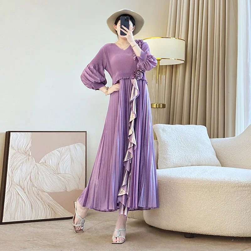 

Miyake Elastic Slim High-waisted Ruffle Splicing Design 2025 Summer New Clothing Gold Foil Print V-neck Pleated Women's Dress
