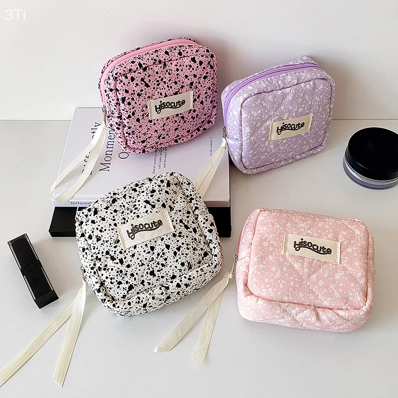 حقيبة مستحضرات تجميل مربعة صغيرة لطيفة للنساء سماعات محمولة أحمر الشفاه المناديل الصحية كيس التخزين أكياس ماكياج صغيرة بسحاب