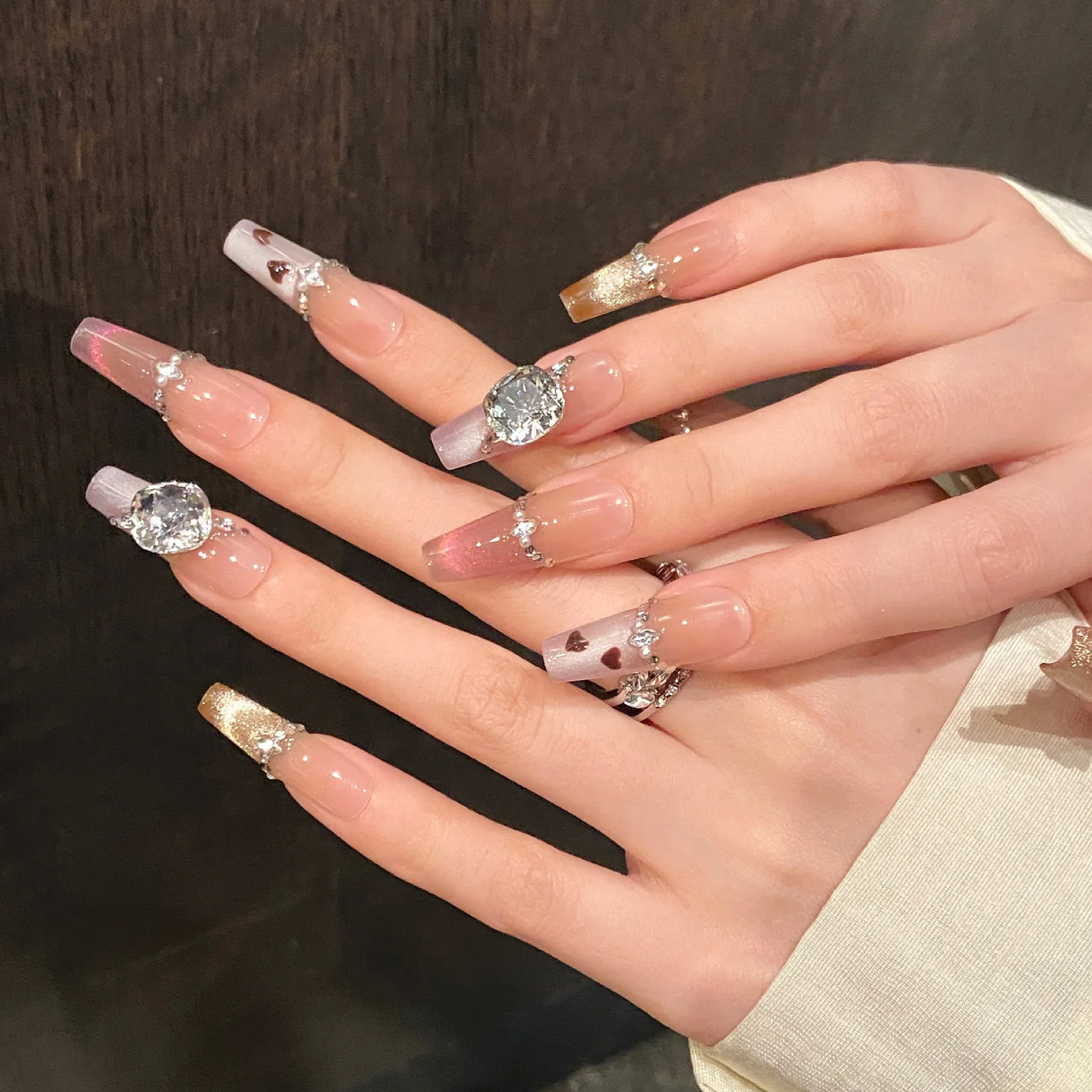 10 pièces presse à la main sur les ongles oeil de chat doux Style français faux ongles amour coeur motif paillettes diamant décor faux ongles conseils