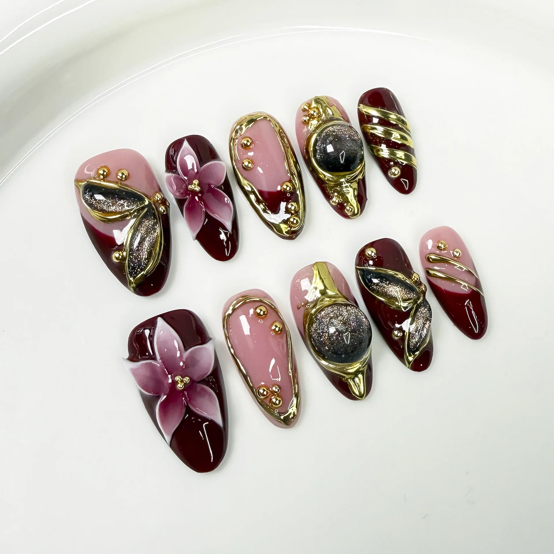 

10pcs Handmade Press on Nails Retro Dark Crystal Design False nails European 3D Hand-carved Flower Heavy Metal Fake Nail Tips