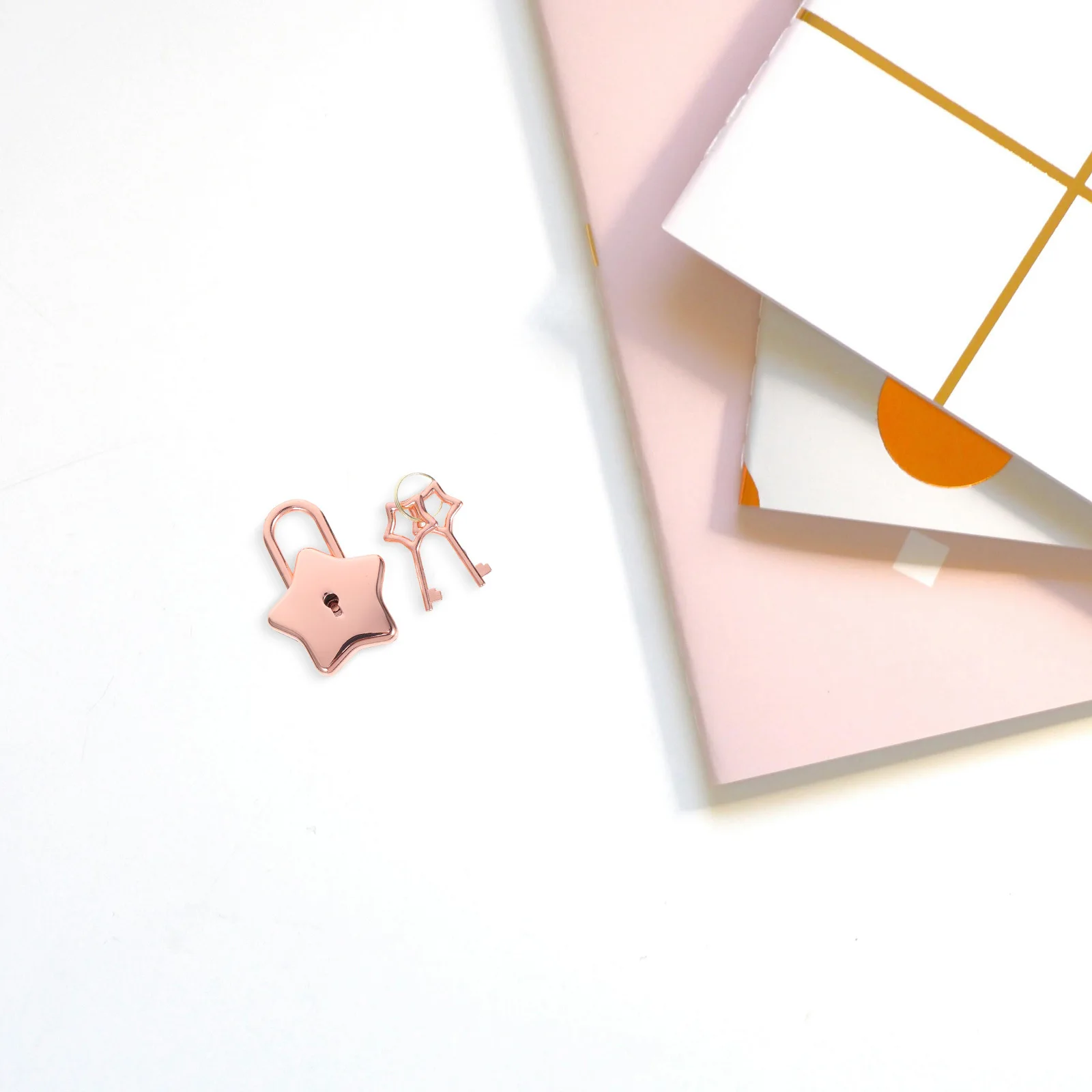 

Star Shaped Padlock Small Metal Lock with Key for Notebook Diary Creative DIY Lock Padlock of Metal Padlocks Star Key Locks