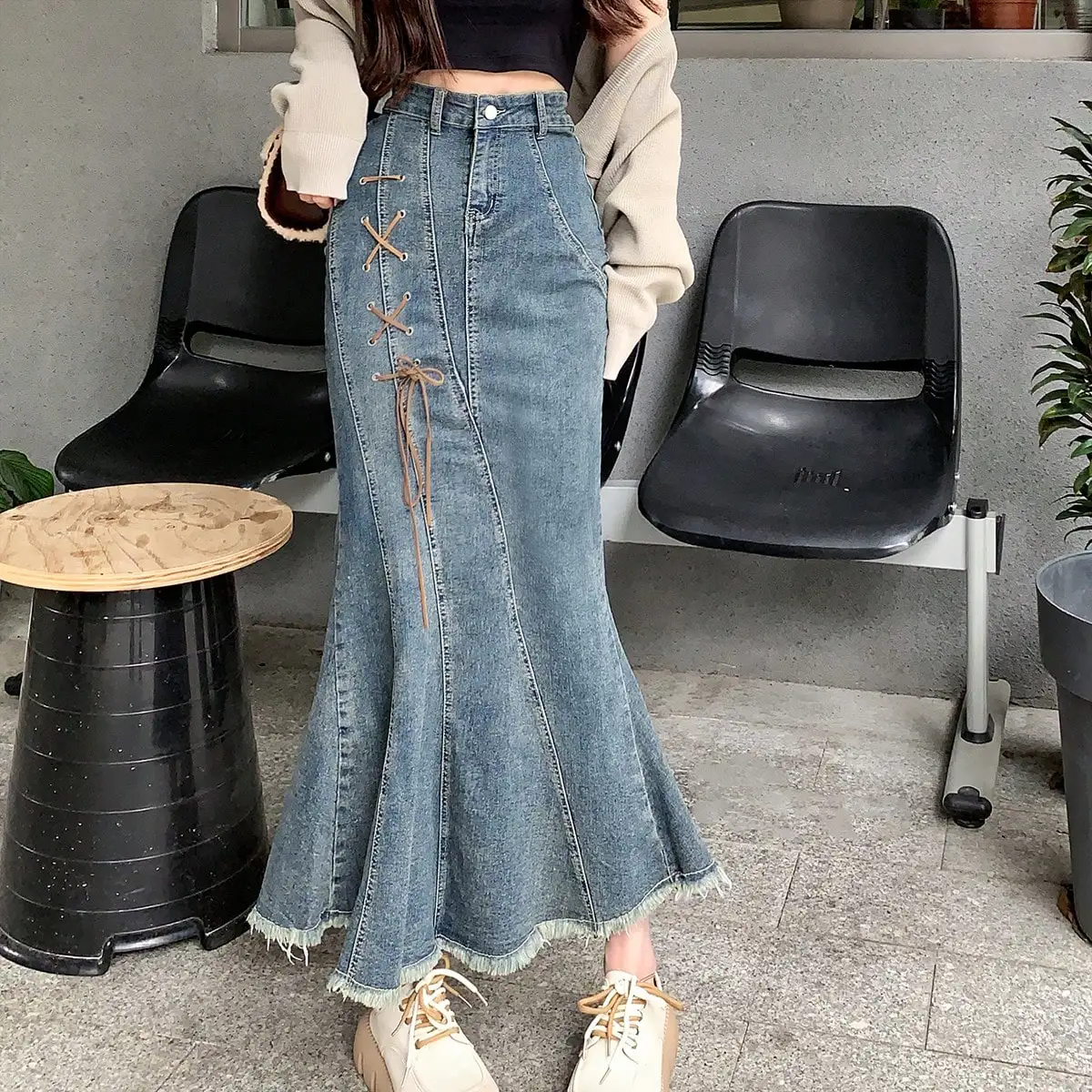 Koreanisches schickes Sommer-Design, sexy, schlanker Spitzen-Jeansrock, Internet-Berühmtheit, heißer Stil, hüftumarmender Fischschwanzrock für Frauen