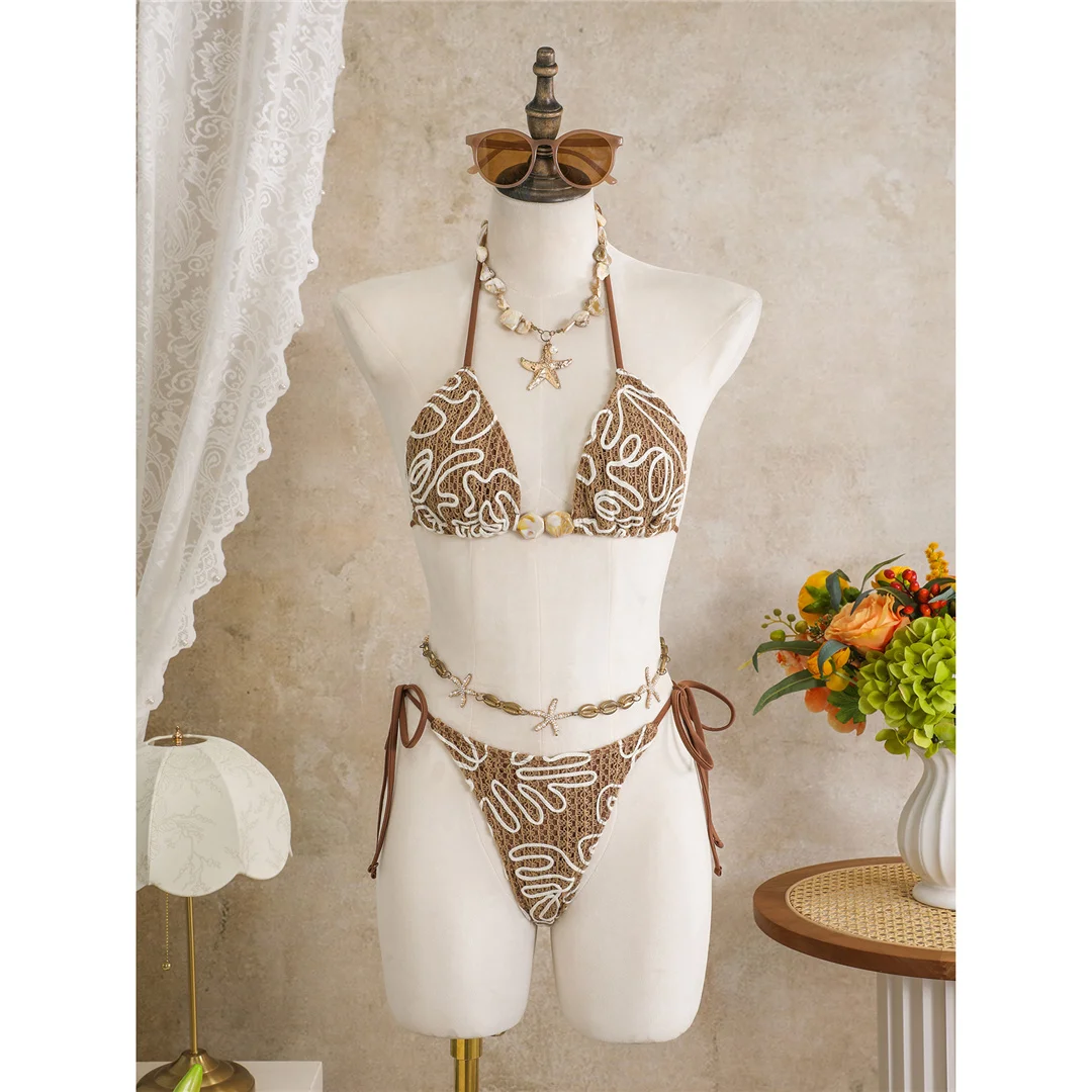 Mit Sarong-Halterneck-Bikini, bedruckter Bikini, Damen-Badebekleidung, dreiteiliges Bikini-Set, gepolsterter Badeanzug, Badebekleidung, Badeanzug, Modell V8073. – Detail 5