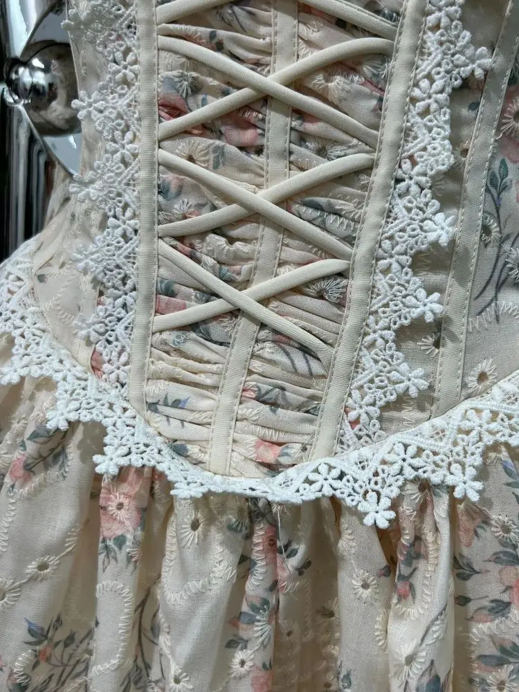 2025 وصول جديد خمر الأزهار طباعة الرجعية المحكمة نمط فقاعة قصيرة الأكمام الدانتيل تقليم المرأة فستان الحفلات المسائية الأنيقة #5