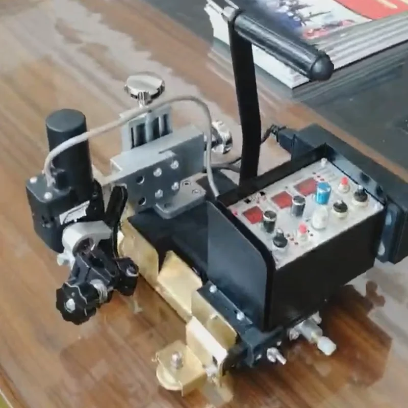 Trator de carrito HK-5BW-D para soldadura continua intermitente oscilante con riel plano de 1,8 M Condición nueva