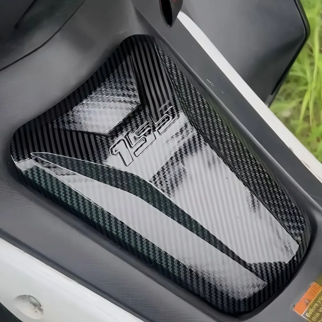 

Новая крышка топливного бака мотоцикла с узором из углеродного волокна, крышка для переноса воды, подходит для Yamaha NVX150 AEROX 2020-2025