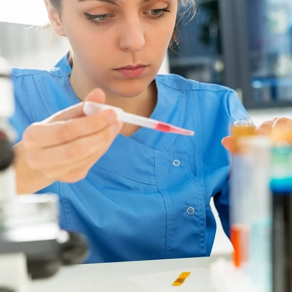 Kit de pipetas graduadas multiusos para transferencia de líquidos, cuentagotas de plástico desechable, herramienta práctica para dispensar líquidos para experimentos de laboratorio y creación de maquillaje