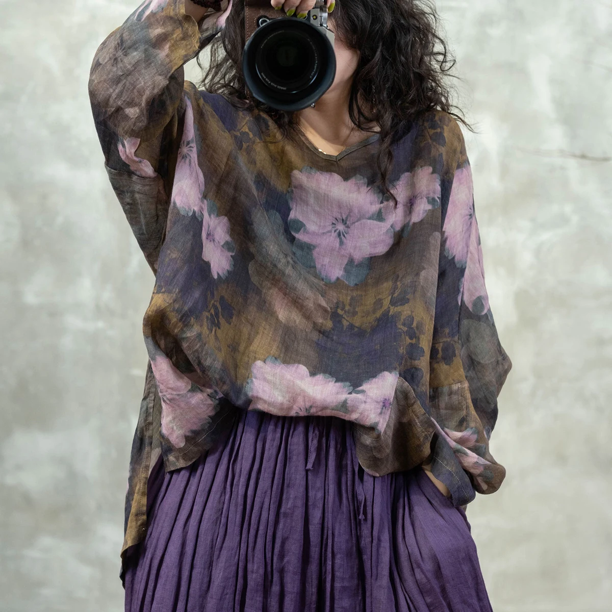 Cseta Retro de Linho Floral ande com Manga Longa Plus Size Moda Fena Início do Outono Decote em V Top de Crimento...